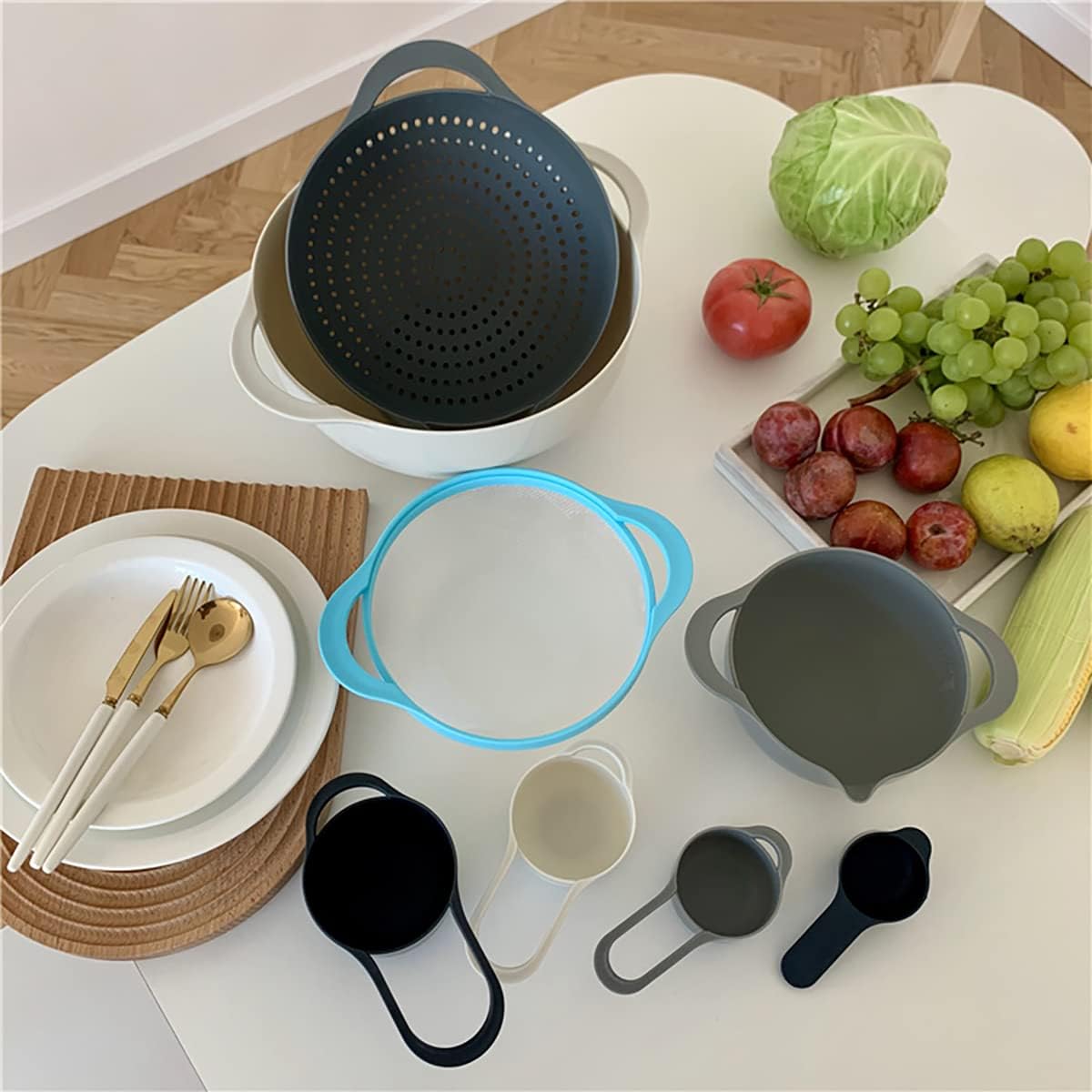 Plastic Nesting Bowls Set with Mixing Bowls,Colanders,4 Measuring Cups,Sifter for Baking,Food Prep,RV Camping Accessories,8 Pieces - Image 6