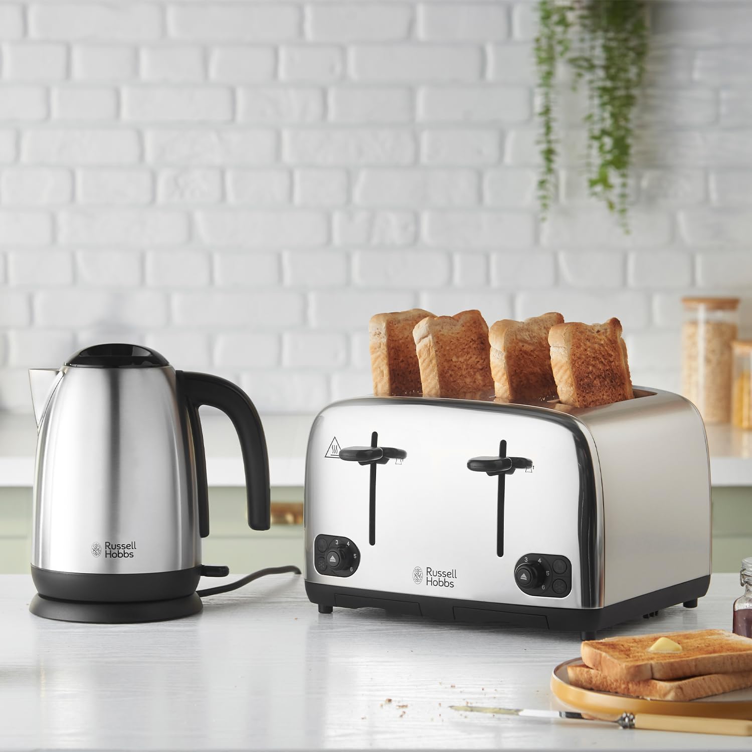 Russell Hobbs 4 Slice Toaster with Perfect Toast Technology for improved evenness (Wide slots, Lift & look feature, 6 Browning levels, Frozen & Cancel function, 1700W, Brushed & Stainless Steel) 24090 - Image 6