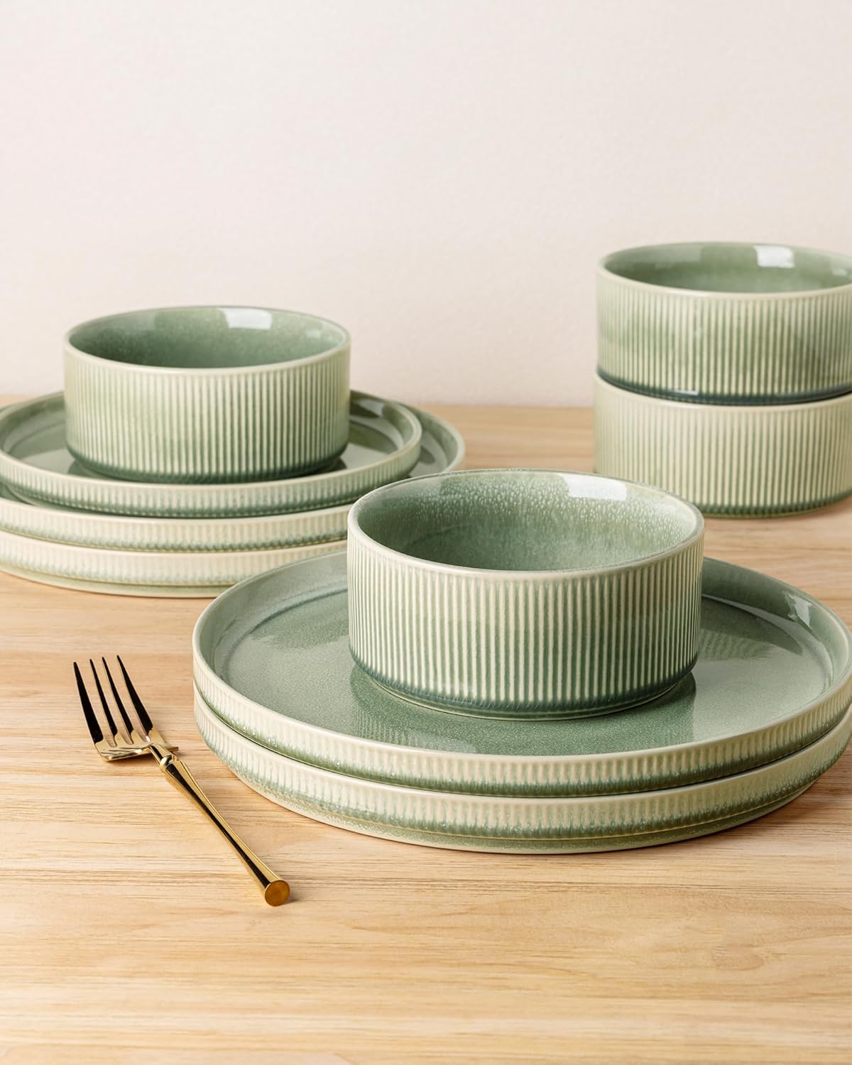 GBhome Stoneware Dinner Sets for 6 People, 18 Pieces Reactive Glaze Handcrafted Plates and Bowls Set, Scratch Resistant Dinnerware Set, Dishwasher & Microwave Safe Crockery Set, Light Green - Image 4