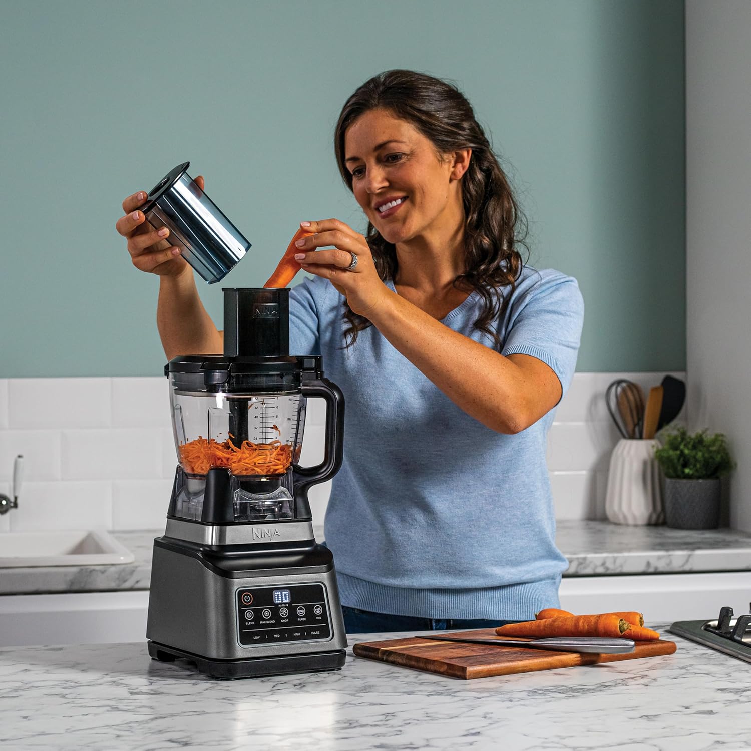 Ninja 3-in-1 Food Processor & Blender with 5 Automatic Programs: Blend, Max Blend, Chop, Mix, Puree, 1.8L Bowl, 2.1L Jug, 700ml Cup, 1200W, Dishwasher Safe Parts, Auto-iQ, Black BN800UK - Image 8