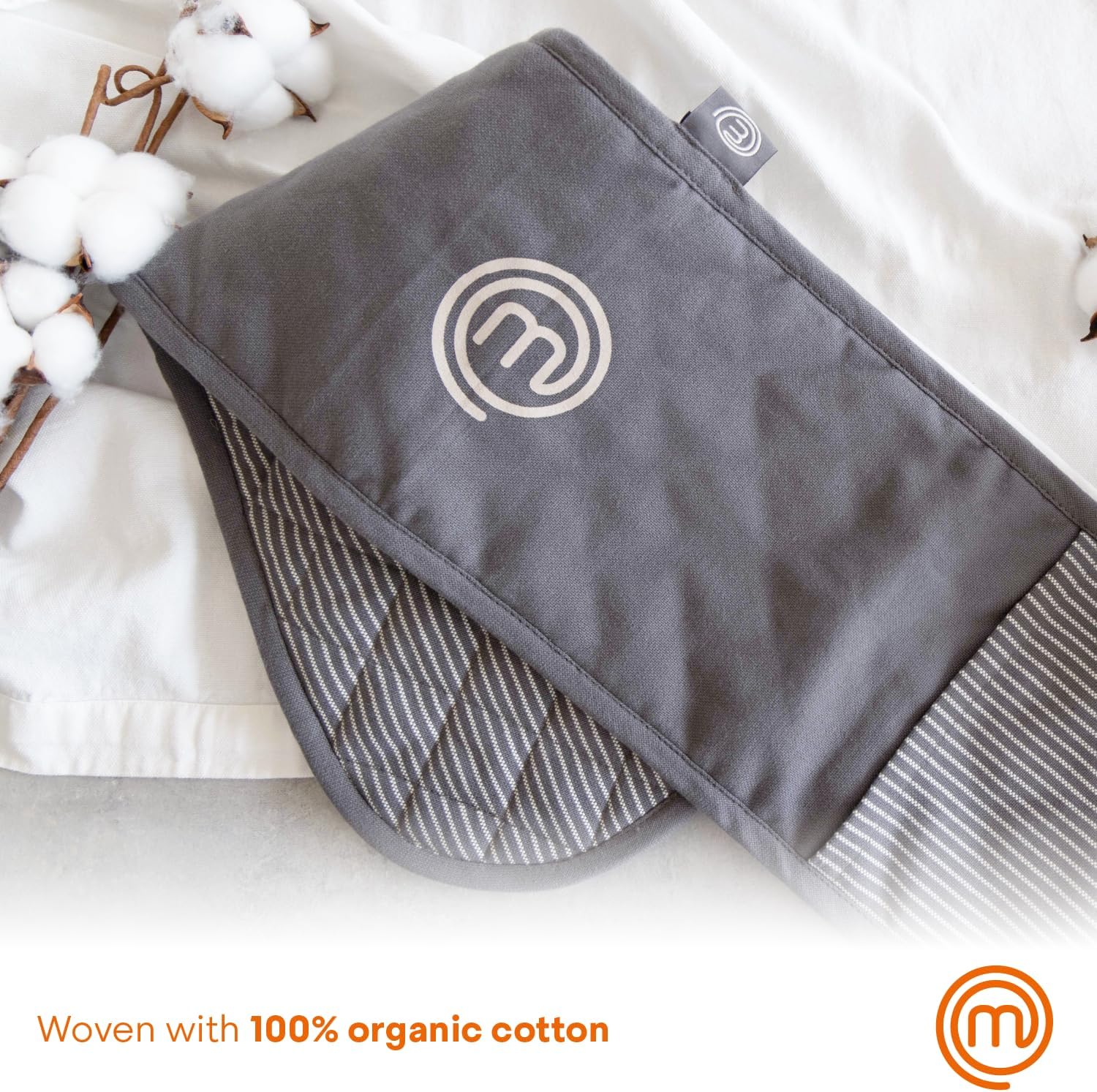 MasterChef Oven Gloves Heat Resistant, Double Oven Gloves Made from Cotton with Official Show Logo & Hanging Loop, Attached Oven Mitts, Machine Washable, Heat Proof Pot Holders for the Kitchen, Earth - Image 4