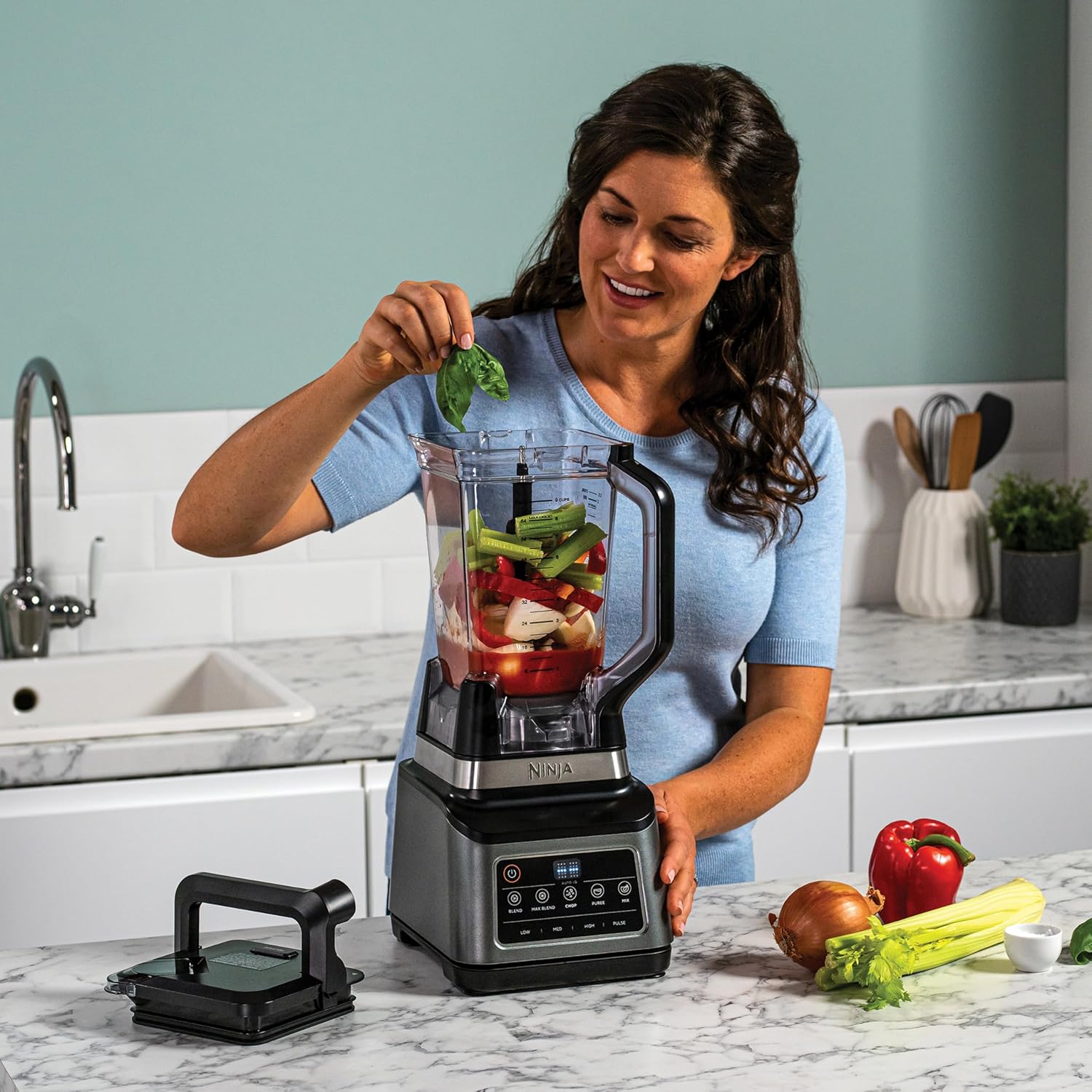 Ninja 3-in-1 Food Processor & Blender with 5 Automatic Programs: Blend, Max Blend, Chop, Mix, Puree, 1.8L Bowl, 2.1L Jug, 700ml Cup, 1200W, Dishwasher Safe Parts, Auto-iQ, Black BN800UK - Image 3
