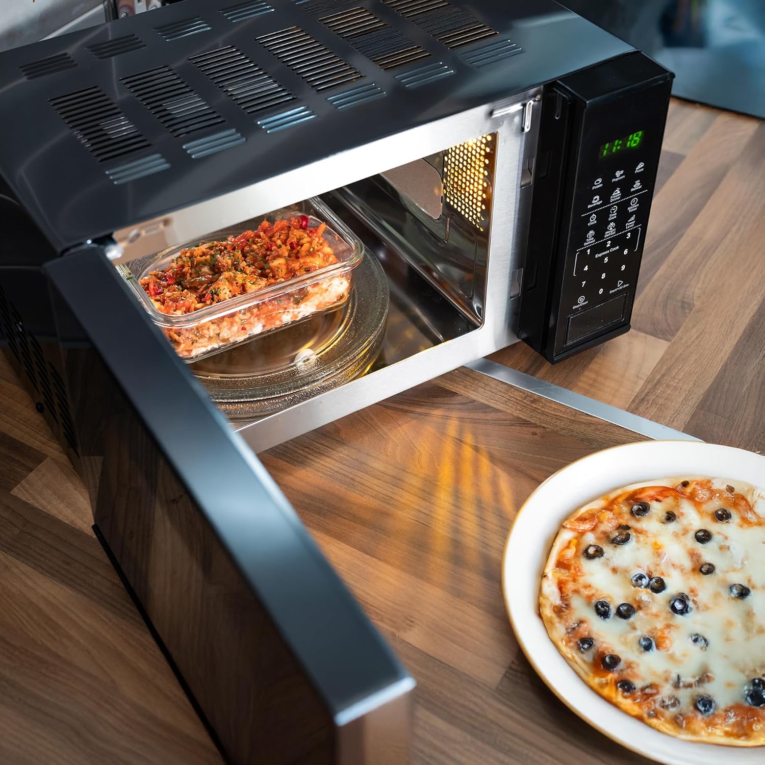 Hyundai 800W 20L Black Digital Microwave, Stainless Steel Interior, 11 Power Levels, Automatic Defrost, 6 Auto Cook Modes, Clock and Timer, Digital Controls, Easy Clean & Child Lock - Image 6