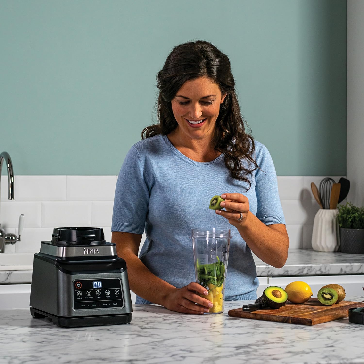 Ninja 3-in-1 Food Processor & Blender with 5 Automatic Programs: Blend, Max Blend, Chop, Mix, Puree, 1.8L Bowl, 2.1L Jug, 700ml Cup, 1200W, Dishwasher Safe Parts, Auto-iQ, Black BN800UK - Image 5