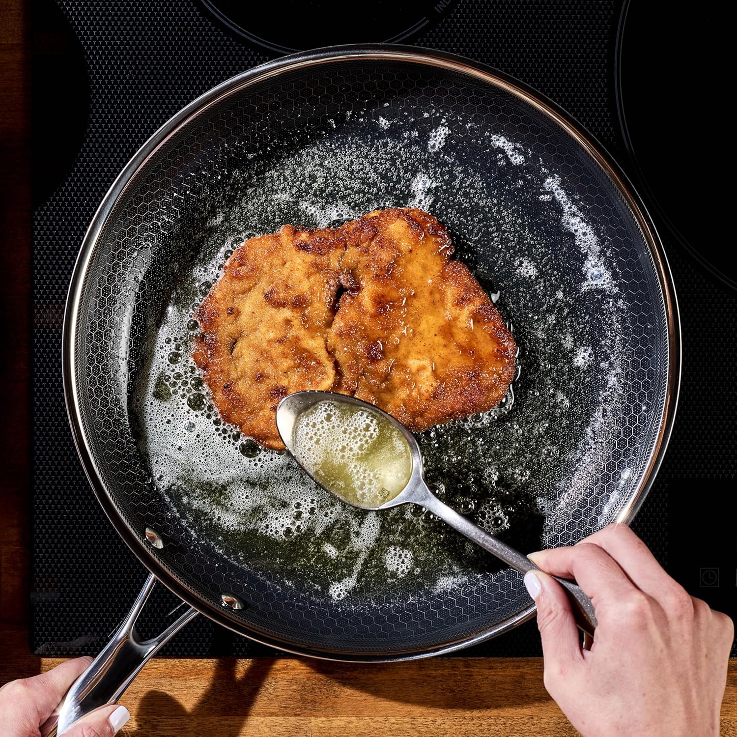 HexClad Hybrid Nonstick 30 cm Frying Pan with Tempered Glass Lid, Stay-Cool Handle, Dishwasher and Oven Safe, Compatible with All Cooktops - Image 3